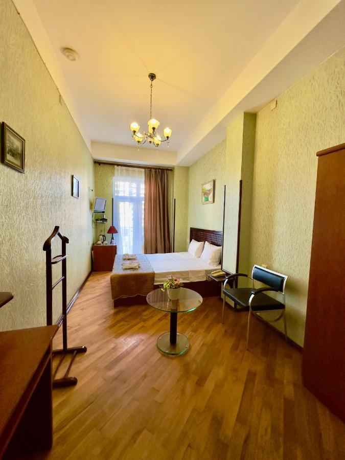 Nur Hotel & Terrace Cafe Baku Exterior foto